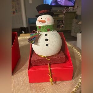 PIER 1 GLITTER SNOWMAN. SCARF NEEDS ADDED.
